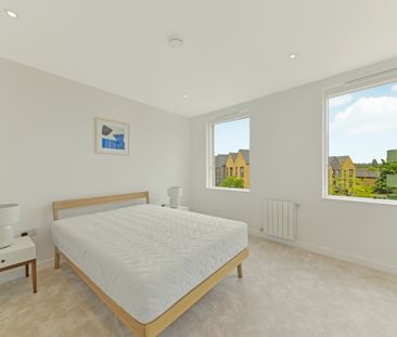 3 bedroom terraced house to rent - Photo 2