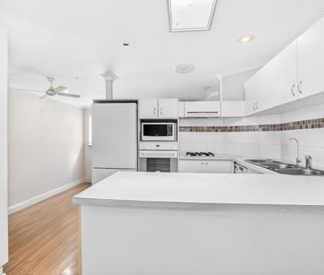 9 Perch Circuit, Sandstone Point QLD 4511 - House For Rent | Domain - Photo 5