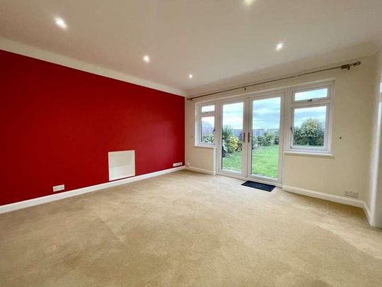 Samuels Drive, Thorpe Bay, Essex, SS1 - Photo 1