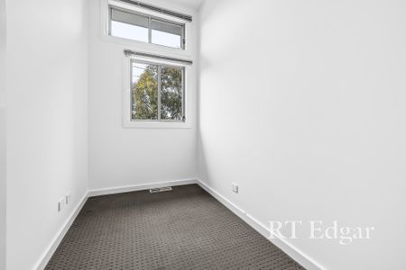 Thinking of selling? Contact our agent - Photo 2