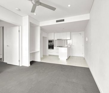 1B1B UNIT NO CAR SPACE - Photo 2