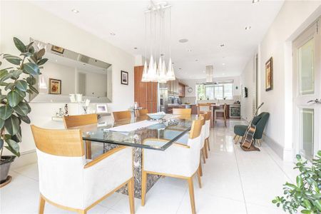 4 bedroom detached house to rent - Photo 4