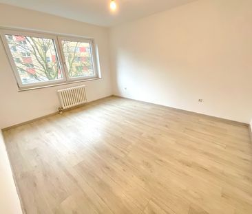 Frisch renovierte 4 Zimmerwohnung mit Balkon - Photo 6