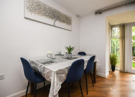 4 bedroom semi-detached house to rent - Photo 2