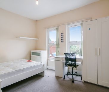 340 Tiverton Road - Photo 3