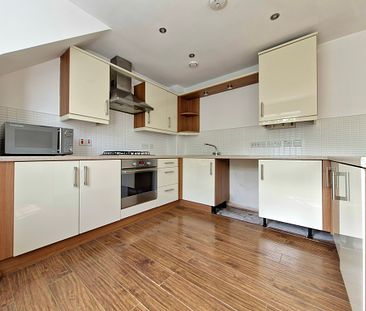 2 bedroom apartment to let - Photo 4