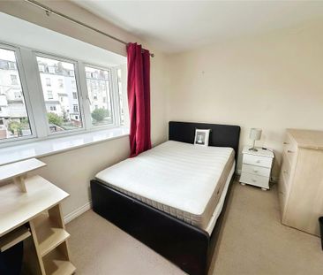4 bedroom end of terrace house to rent - Photo 4