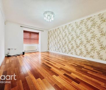 6 bedroom townhouse to rent - Photo 2