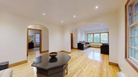 Grand 5 1/2 RÉNOVÉ avec 3 chambres fermées et sous-sol fini offert en location semi-meublé - Photo 5