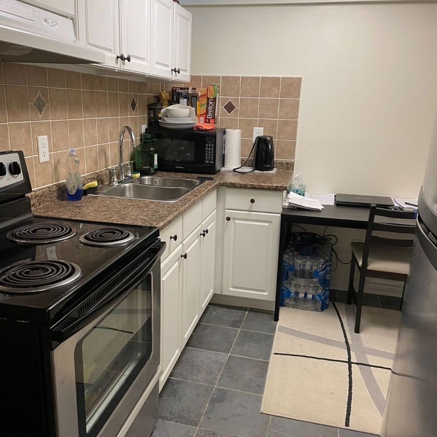 For Lease - 32 Four Seasons Crescent Unit# Walkout BASEMENT, Newmarket, Ontario - Photo 1