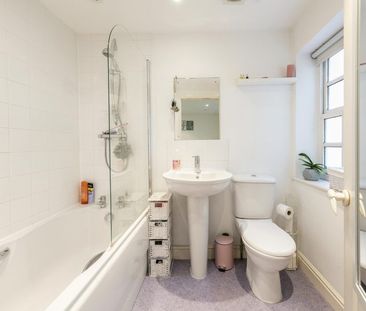 1 Bed Flat - Photo 6