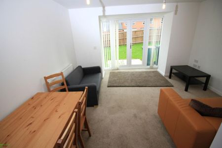 4 bedroom terraced house to rent - Photo 2