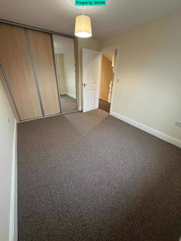 4 bedroom semi-detached house to rent - Photo 3