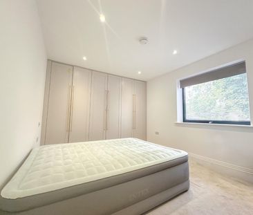 Mansfield Place, Cuffley - Photo 2