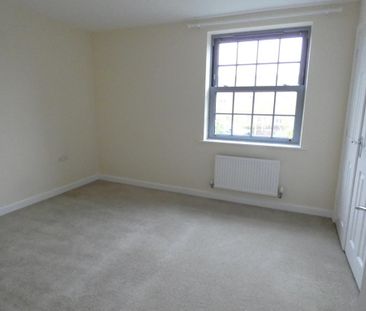 3 bedroom terraced house to rent - Photo 4