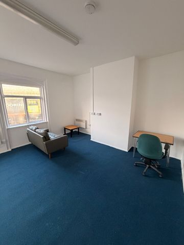 8 St John's Road, Huddersfield, HD1 - Photo 2