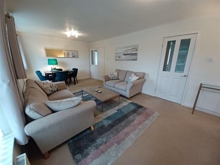 Albany Gardens, Hampton Lane, Solihull - Photo 2