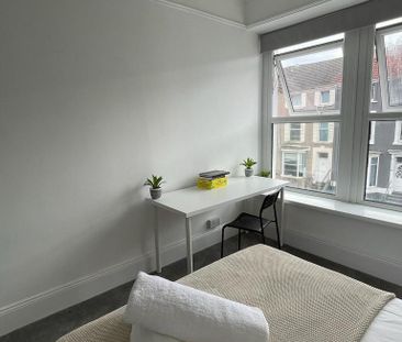 6 bedroom terraced house to rent - Photo 5
