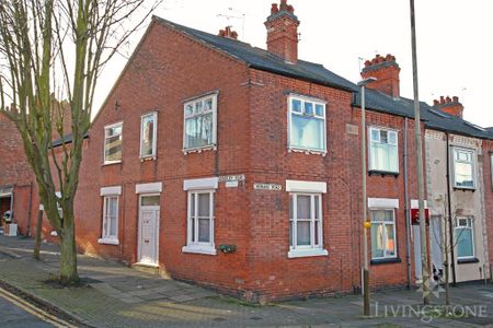 4 bedroom terraced house to rent - Photo 3