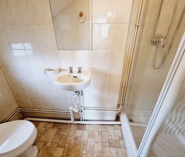 7 Bed Student Accommodation - Photo 6