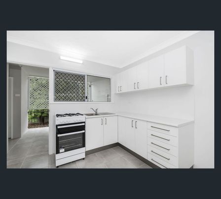 1/15 Carr Street, Hermit Park, Qld 4812 - Photo 1