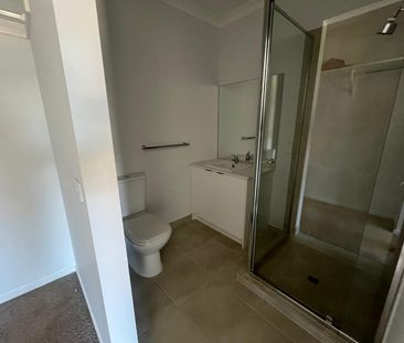 5 Raptor Place, Melton South, Vic 3338 - Photo 2