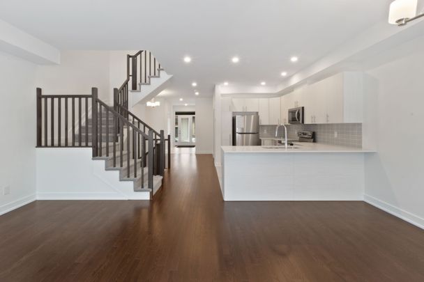 For Lease - 310 Makobe Lane, Blossom Park - Airport and Area, Ontario - Photo 1