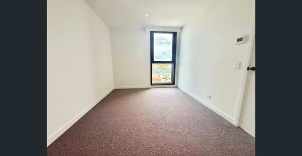 Spacious Brand New 3 Bedroom Apartment + 1 Study Ready To Move In! - Photo 1
