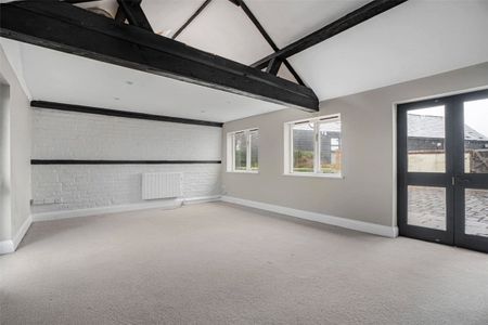 A detached four bedroom family home with outbuildings and off-street parking in Great Missenden. - Photo 3