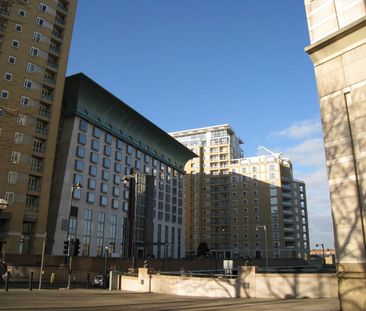 1 Bed Flat, Eaton House, E14 - Photo 1