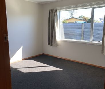 2 bedroom in Witherlea - Photo 3