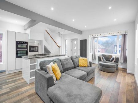 3 bedroom semi-detached house to rent - Photo 5