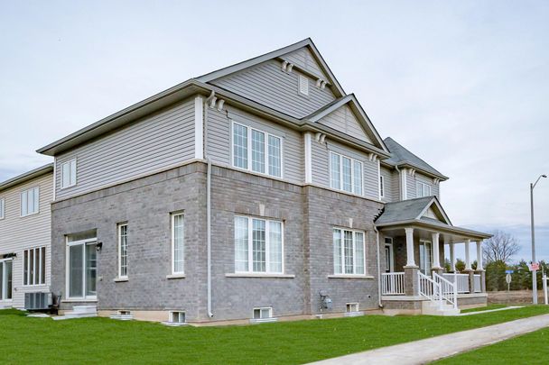 For Lease - 21 Legacy Lane, Thorold, Ontario - Photo 1