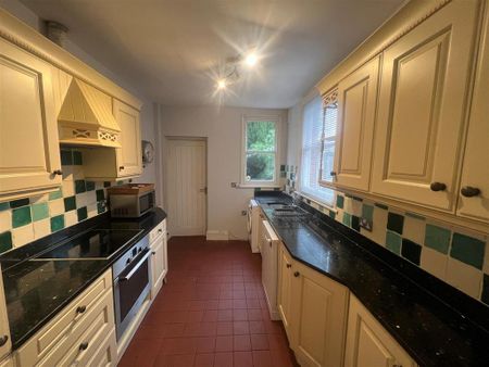 2 bedroom terraced house to rent - Photo 4