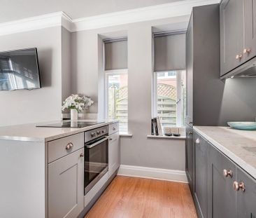 3 bedroom ground floor flat to rent - Photo 6