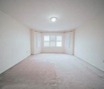 For Lease - 26 Peacock Crescent, Ajax, Ontario - Photo 2