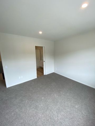 16 Te ara O Ralph Olsen, Wainuiomata - Photo 3
