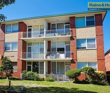 Top Floor 1 bedroom - Photo 1