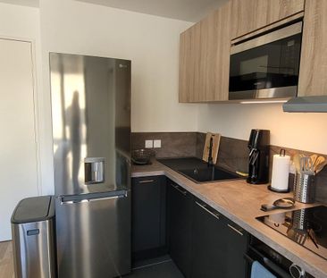 Location Appartement 2 pièces 33m² ISSY LES MOULINEAUX 92130 - Photo 3