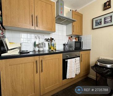 2 bedroom semi-detached house to rent - Photo 5