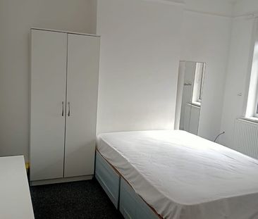 Room in a Shared House, Babington Road, NW4 - Photo 4