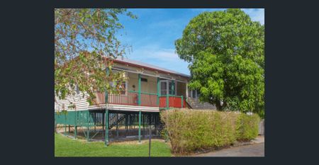 Charming Queenslander in Central Location - Photo 5