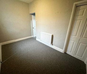 2 Bedroom Mid Terraced House - Photo 3