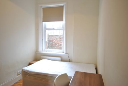 Grosvenor Road, Newcastle Upon Tyne - Photo 5