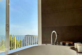 Villa for rent with 4 bedrooms and 3 bathrooms with stunning views