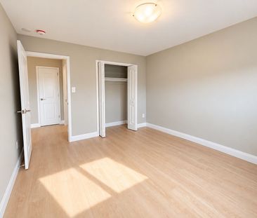 For Lease - 45 Paisley Boulevard Unit# 808, Mississauga, Ontario - Photo 2