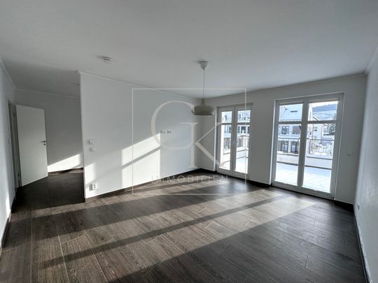 Stilvolle 4,5-Zimmer-Wohnung mit 2 Terrassen & 2 Stellplätzen - Photo 1