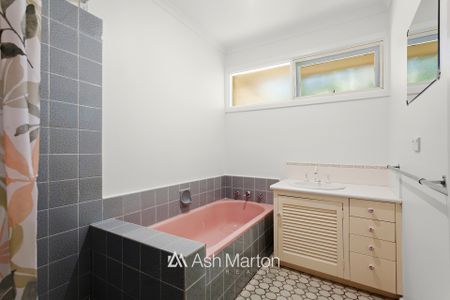 5 Heathmont Close, Frankston, VIC 3199 - Photo 4