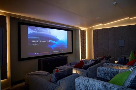 2 bedroom penthouse to rent - Photo 2