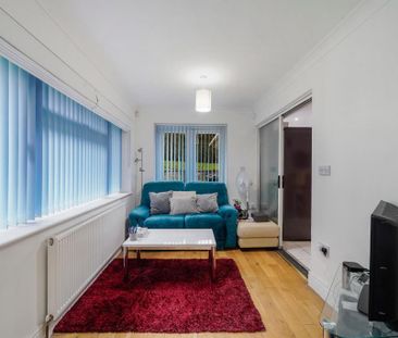 6 bedroom detached house to rent - Photo 1